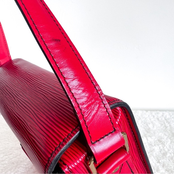 LOUIS VUITTON Cartouchiere Epi Red Shoulder Crossbody Bag Vintage MM - Picture 8 of 16